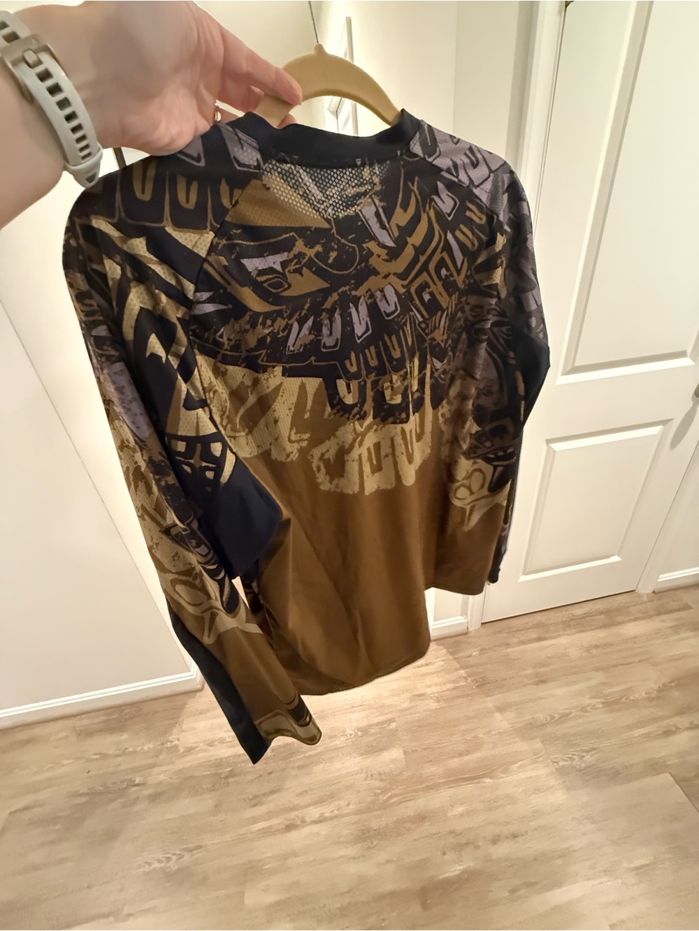 SUGOI Olive and Black Graphic Long-Sleeve Jersey
